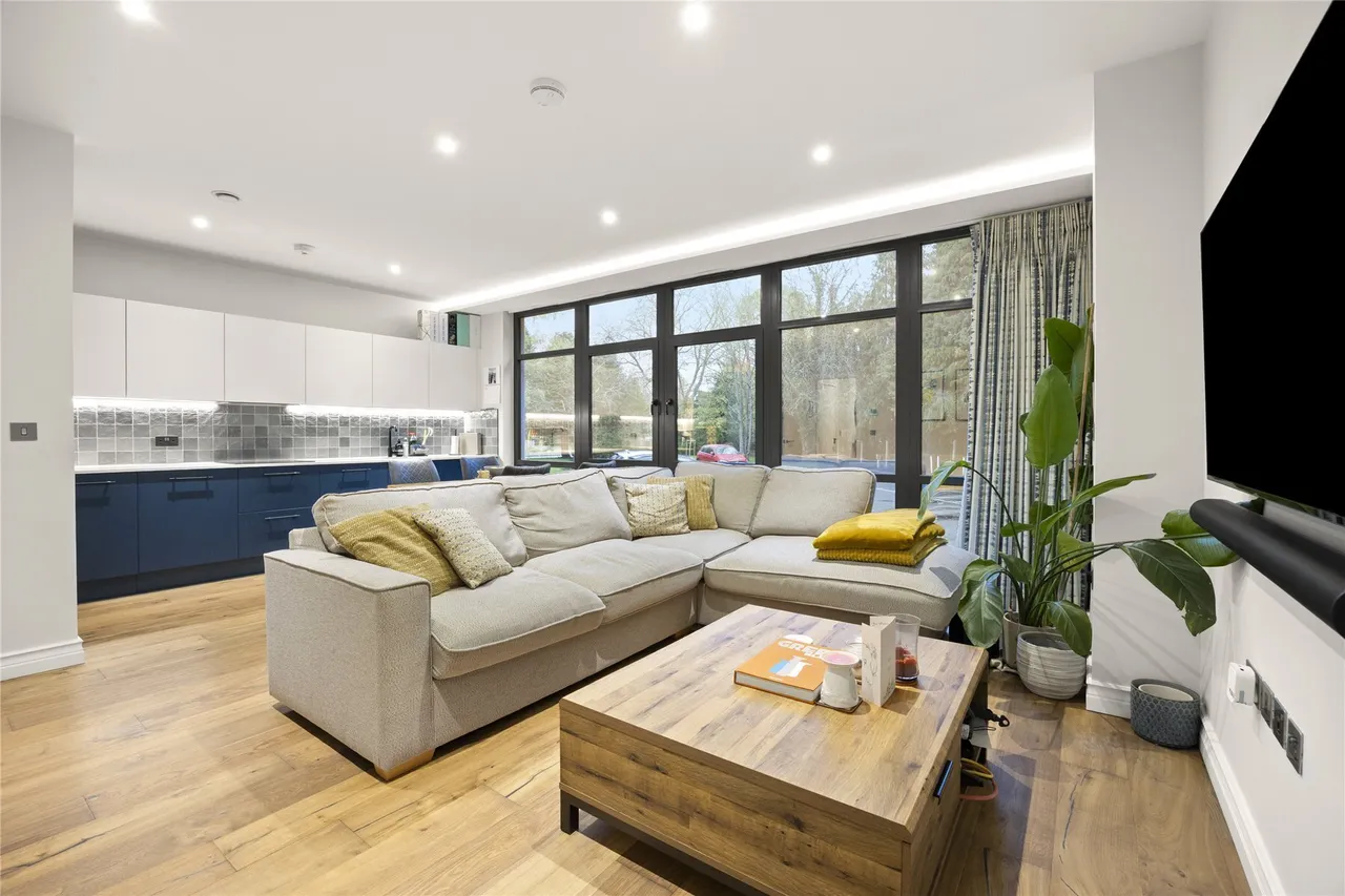 Littleworth Road, Esher, Surrey, KT10, photo 2
