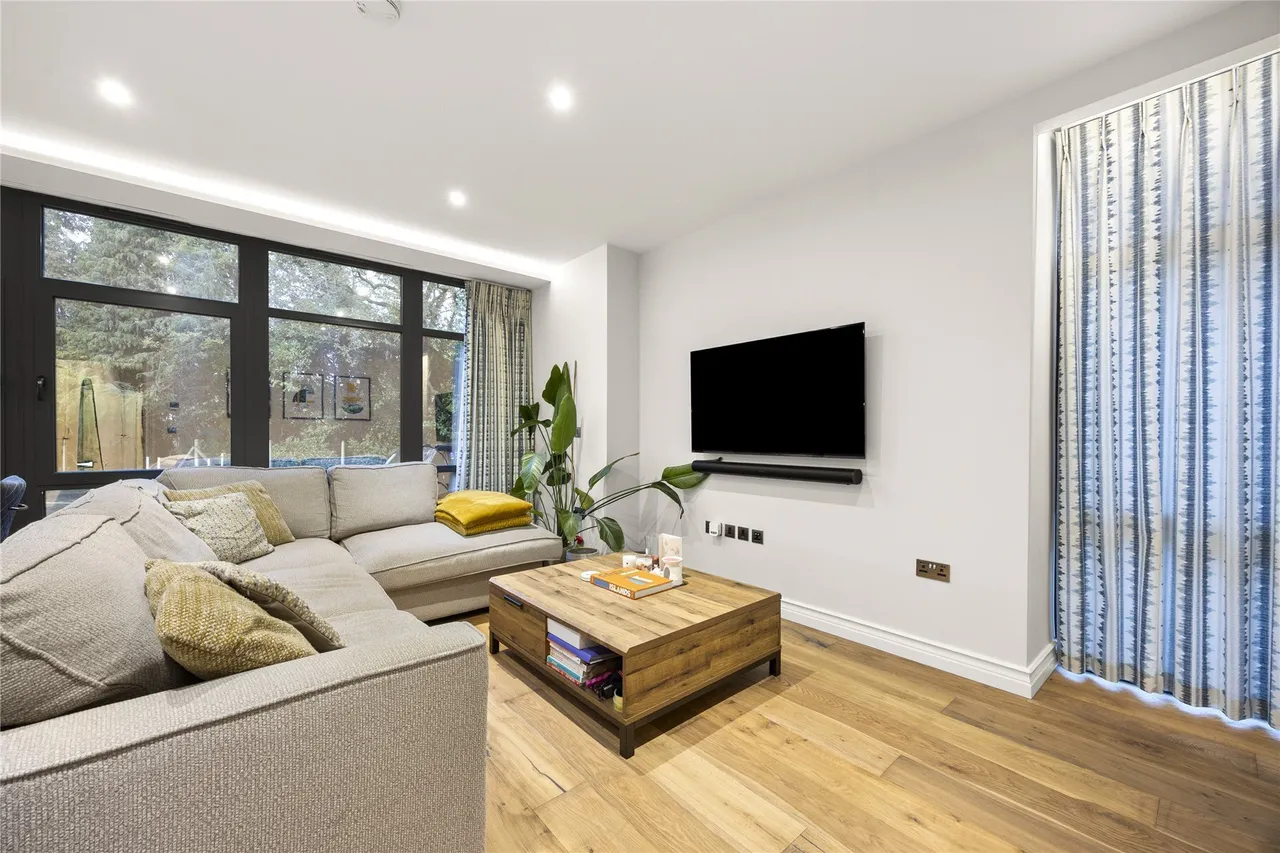 Littleworth Road, Esher, Surrey, KT10, photo 8