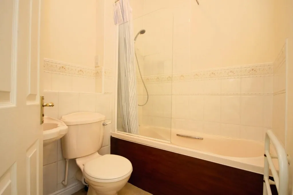 Scholars Court, Northampton, photo 9