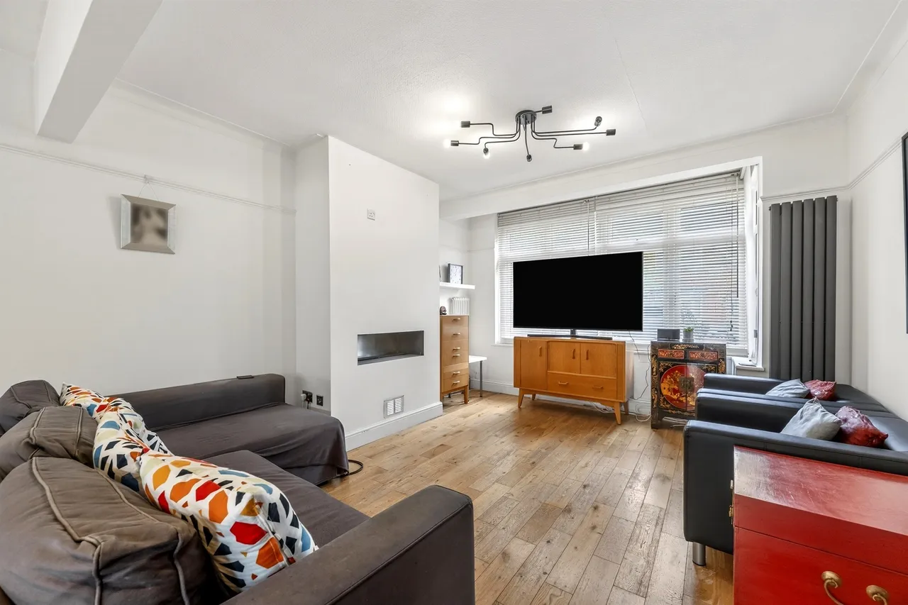 Edgehill Road, Mitcham, CR4, photo 2