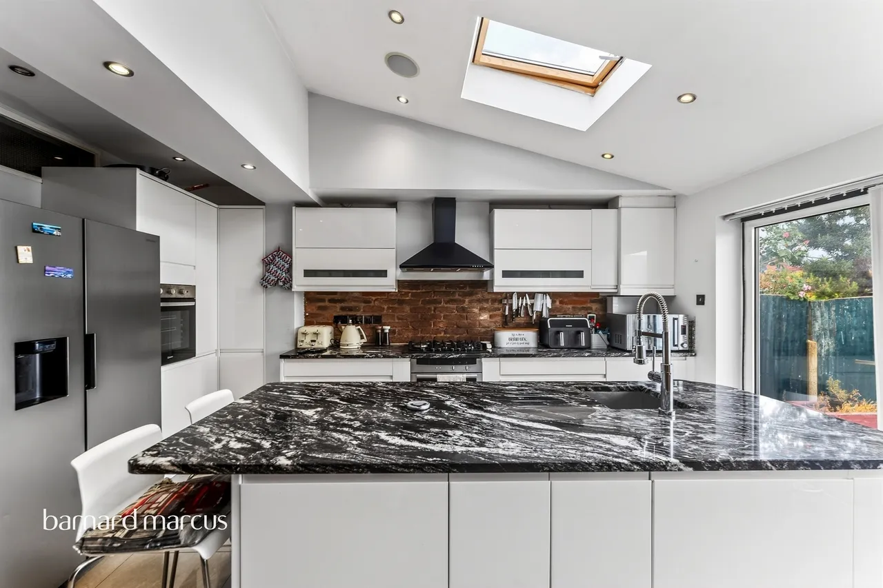 Edgehill Road, Mitcham, CR4, photo 9