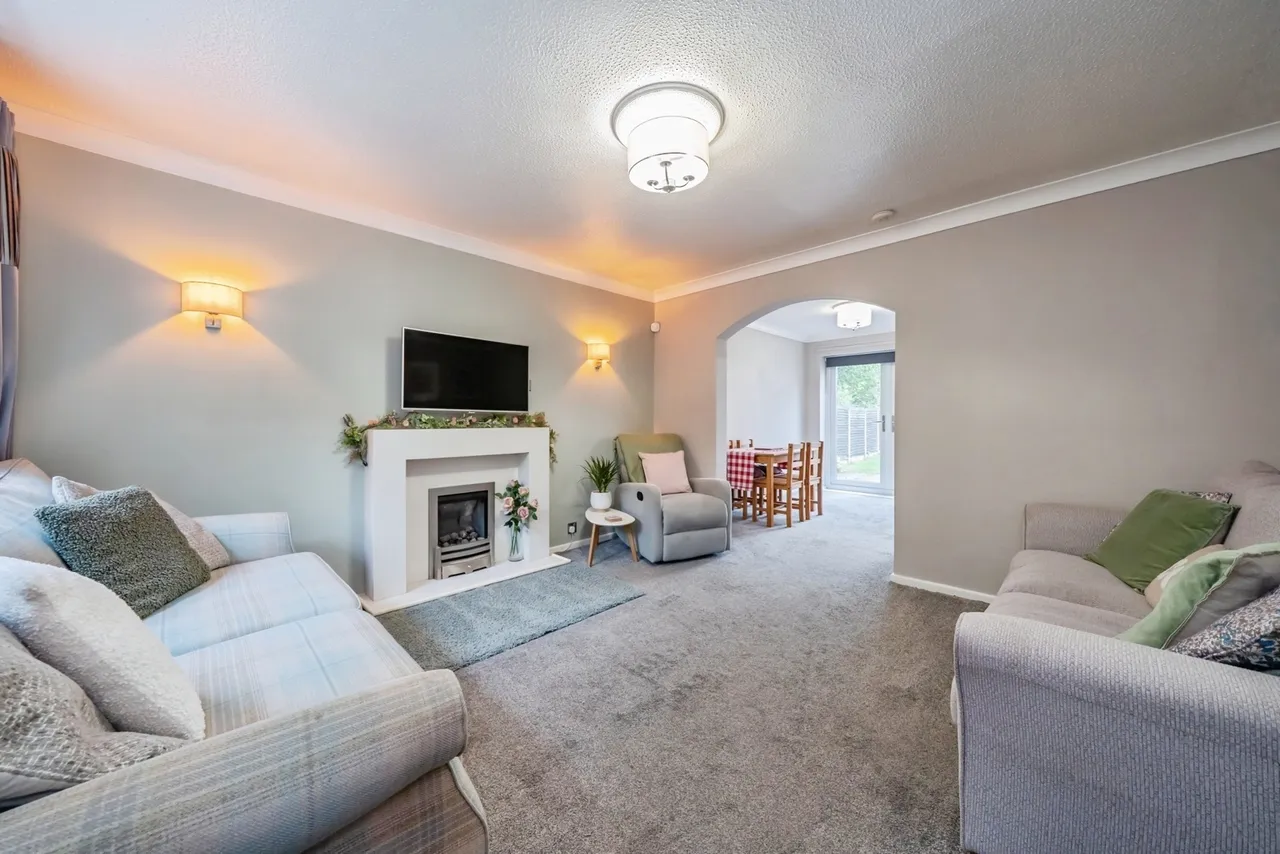 Kinross Close, Fearnhead, Warrington, Cheshire, WA2, photo 2