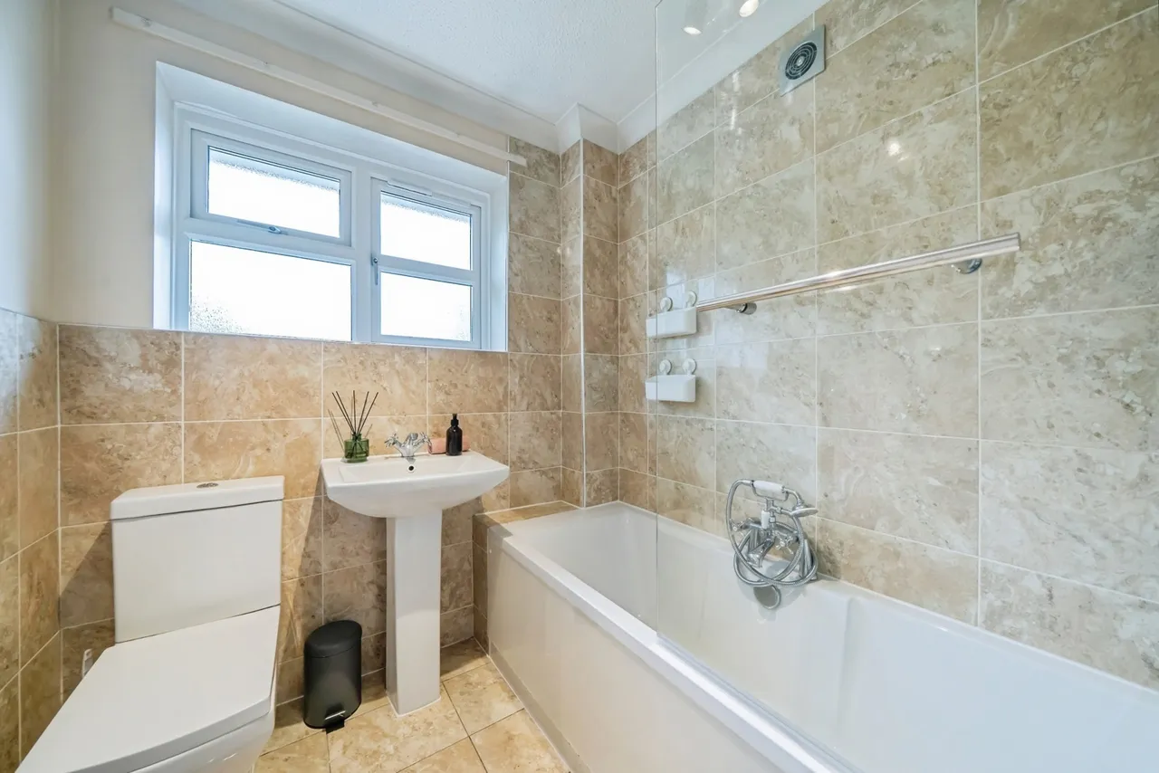 Kinross Close, Fearnhead, Warrington, Cheshire, WA2, photo 5