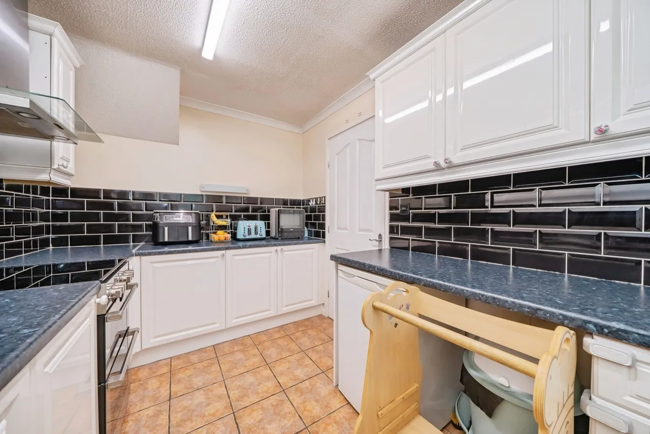 Kinross Close, Fearnhead, Warrington, Cheshire, WA2, photo 14