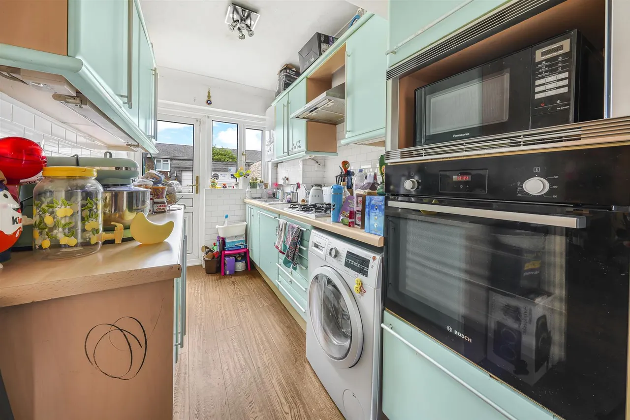 Queens Grove Road, North Chingford, E4 7BT, photo 4