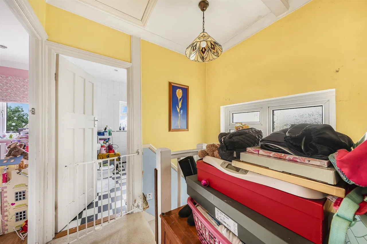 Queens Grove Road, North Chingford, E4 7BT, photo 12