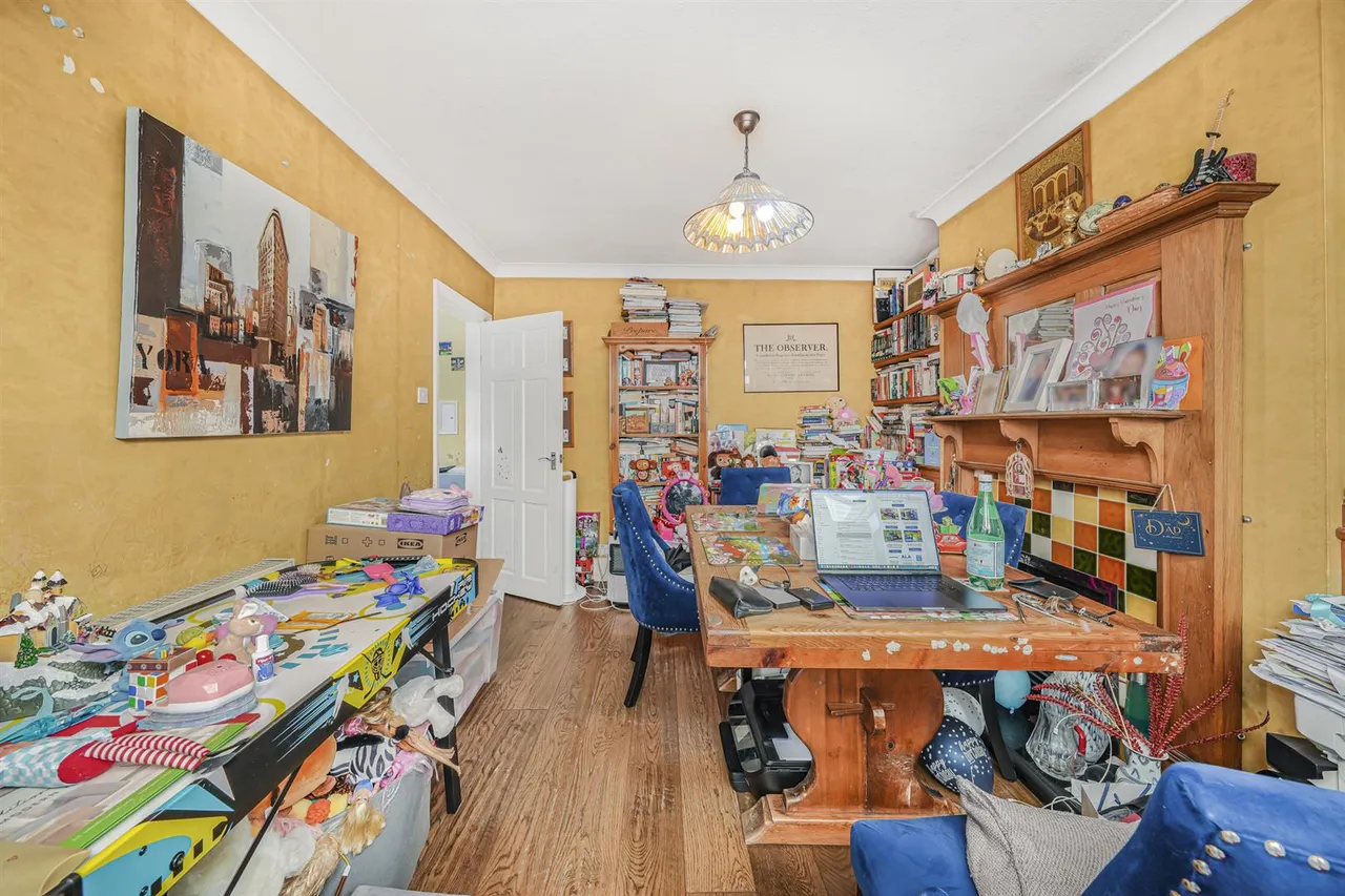 Queens Grove Road, North Chingford, E4 7BT, photo 7