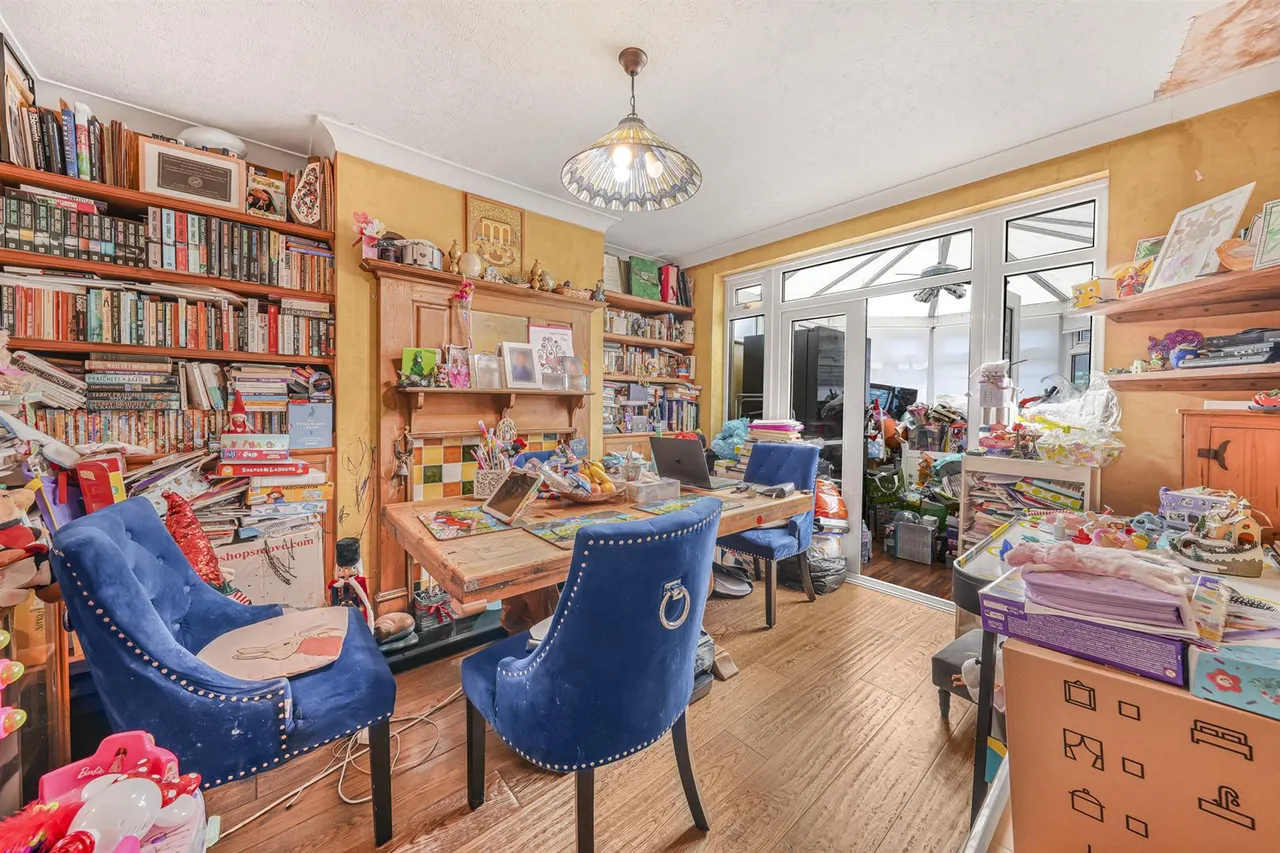 Queens Grove Road, North Chingford, E4 7BT, photo 6