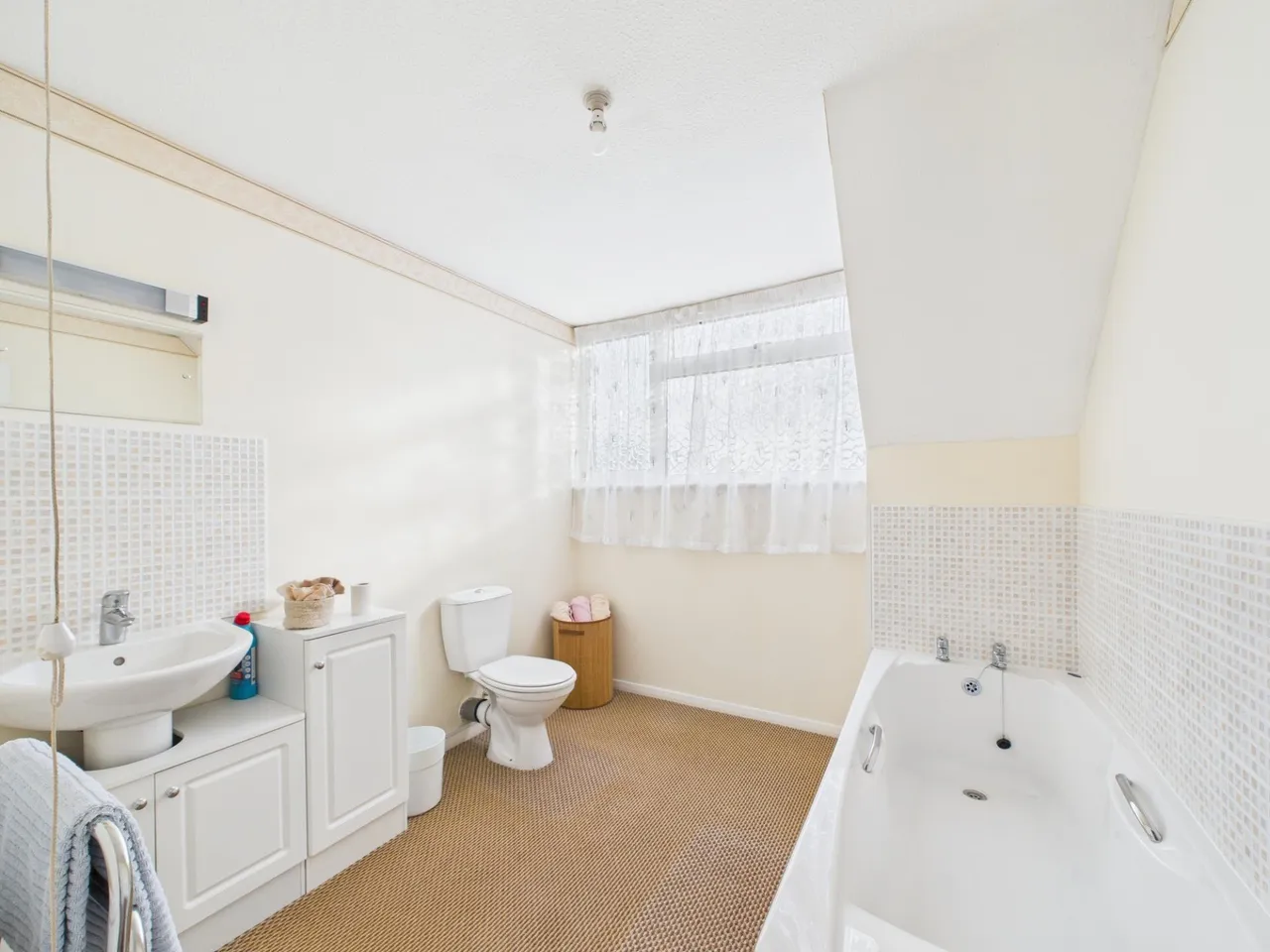 Holybrook Crescent, Southcote, Reading, RG30, photo 11
