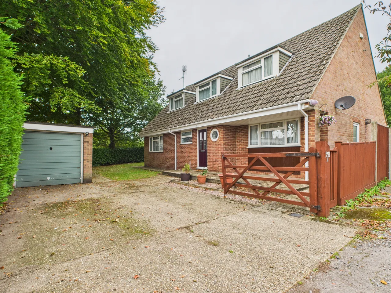 4 bed house for sale — Holybrook Crescent, Southcote, Reading, RG30