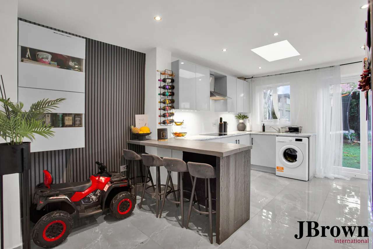 Deansbrook Road, Edgware, HA8, photo 4