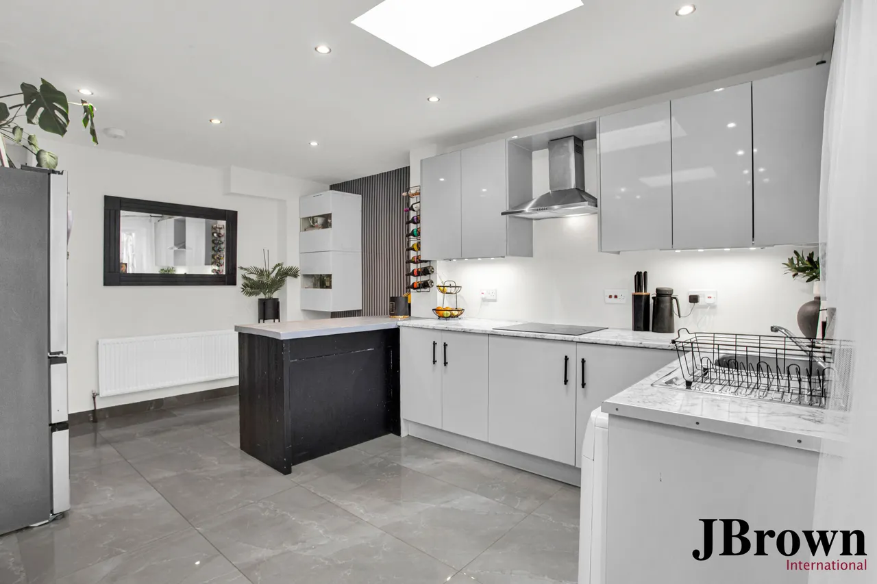 Deansbrook Road, Edgware, HA8, photo 6