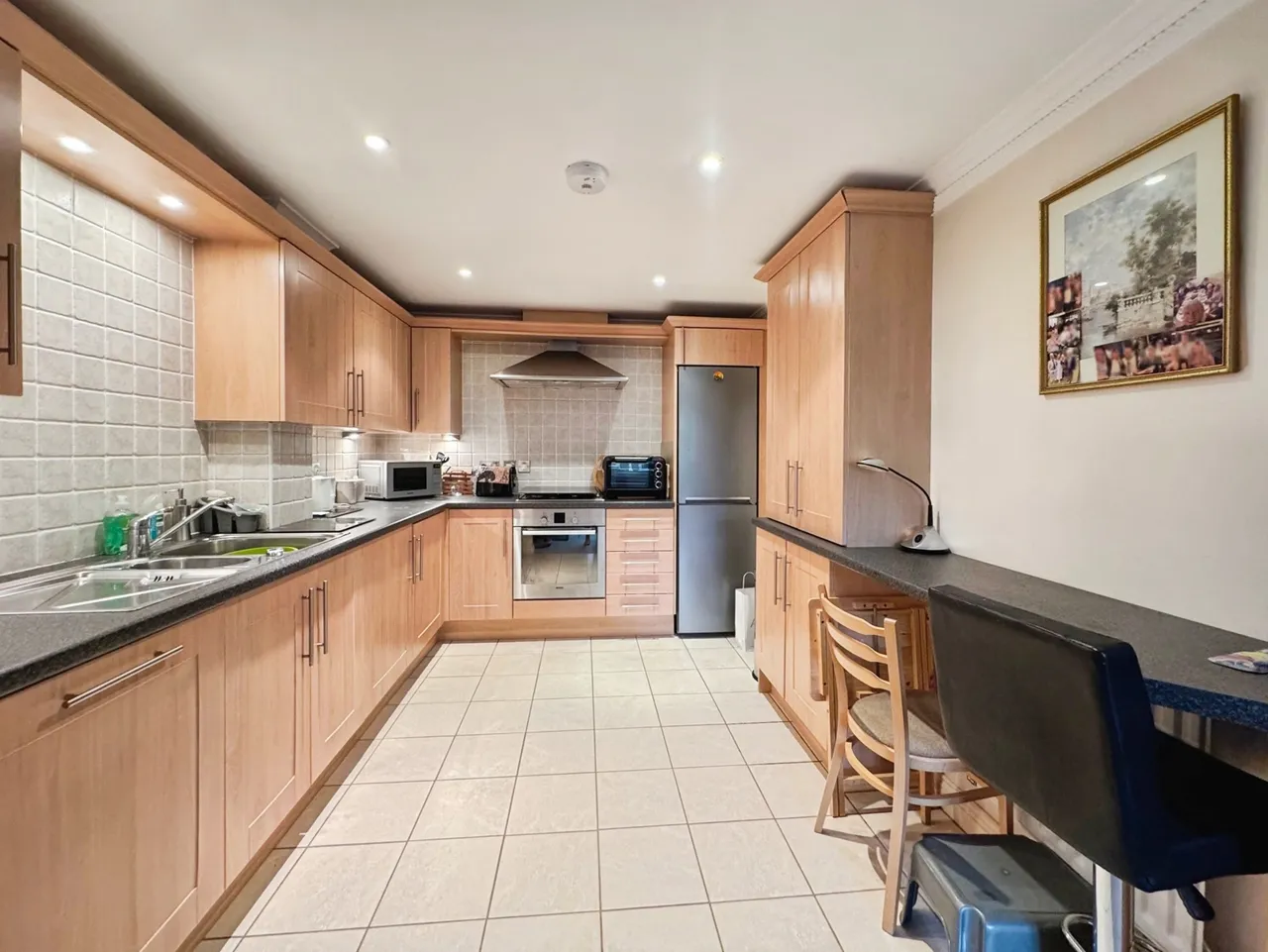 Canterbury Gardens, Farnborough, Hampshire, GU14 6TZ, photo 2