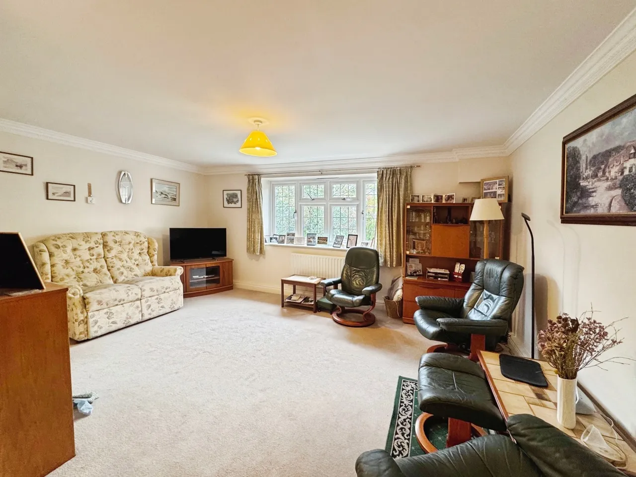 Canterbury Gardens, Farnborough, Hampshire, GU14 6TZ, photo 3