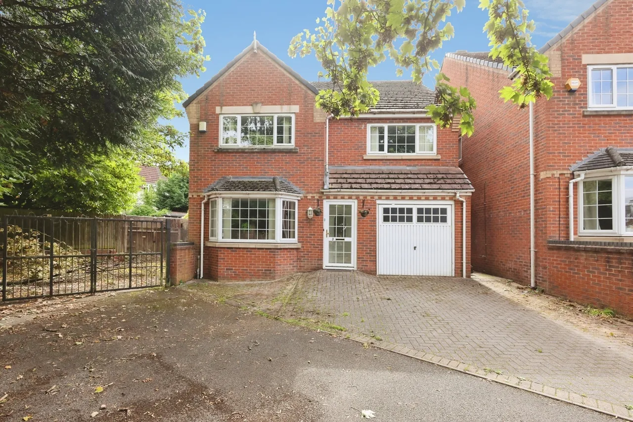 4 bed house for sale, Wall Close, Smethwick, B67