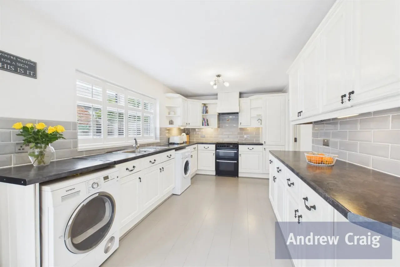 Whitby Avenue, South Bents, SR6, photo 9