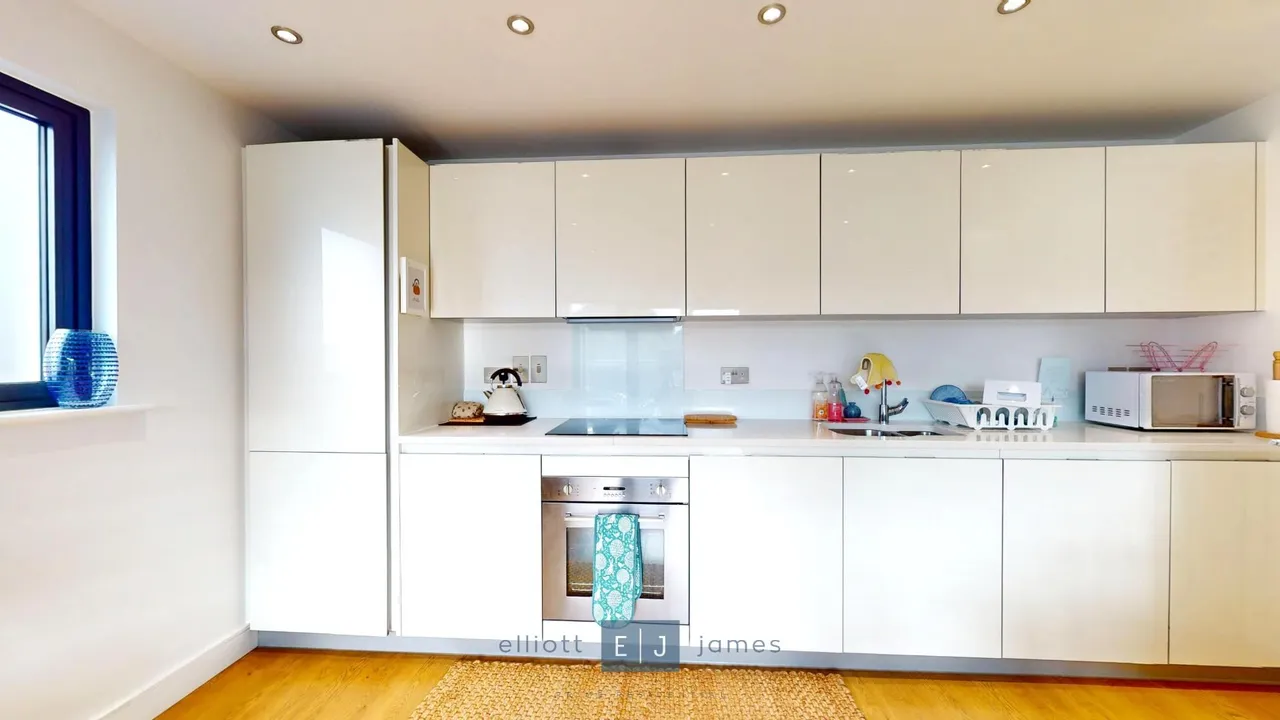 The Broadway, Loughton, IG10, photo 3