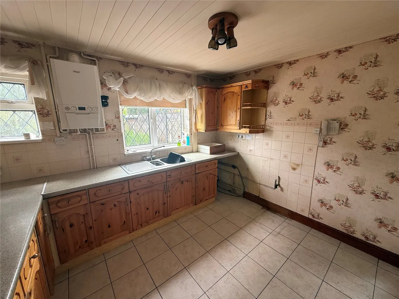 Broomhill Road, Hucknall, Nottingham, Nottinghamshire, NG15, photo 5