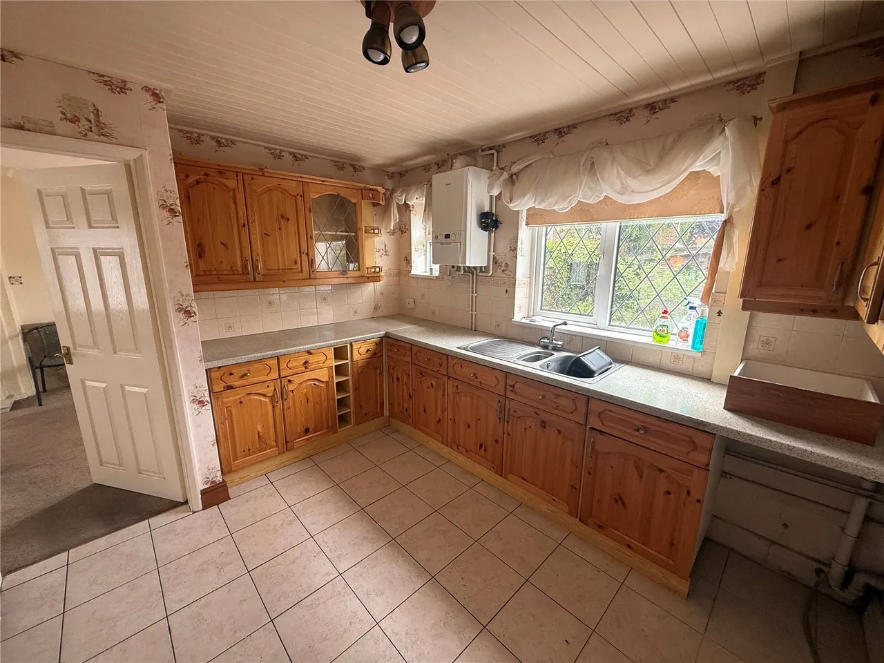 Broomhill Road, Hucknall, Nottingham, Nottinghamshire, NG15, photo 3