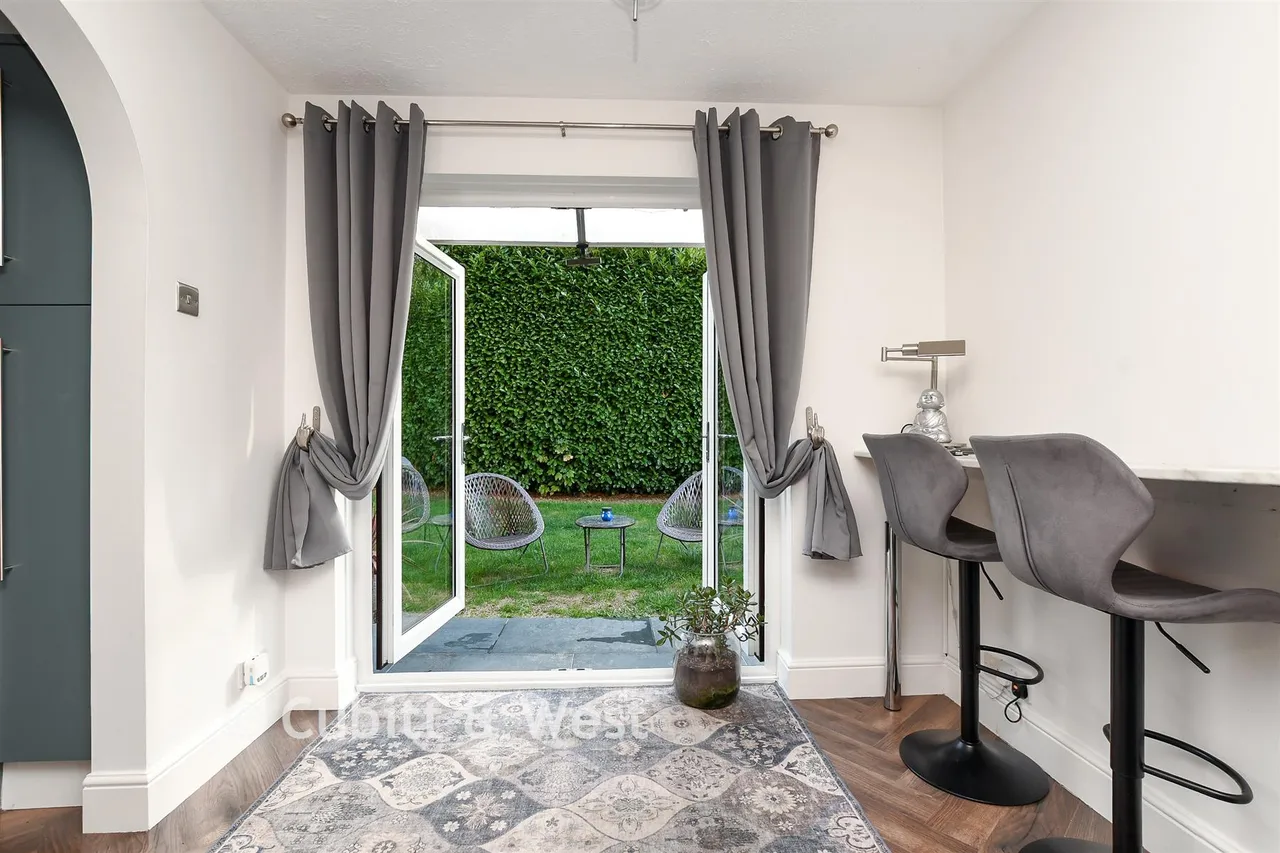 Canons Close, Reigate, RH2, photo 11