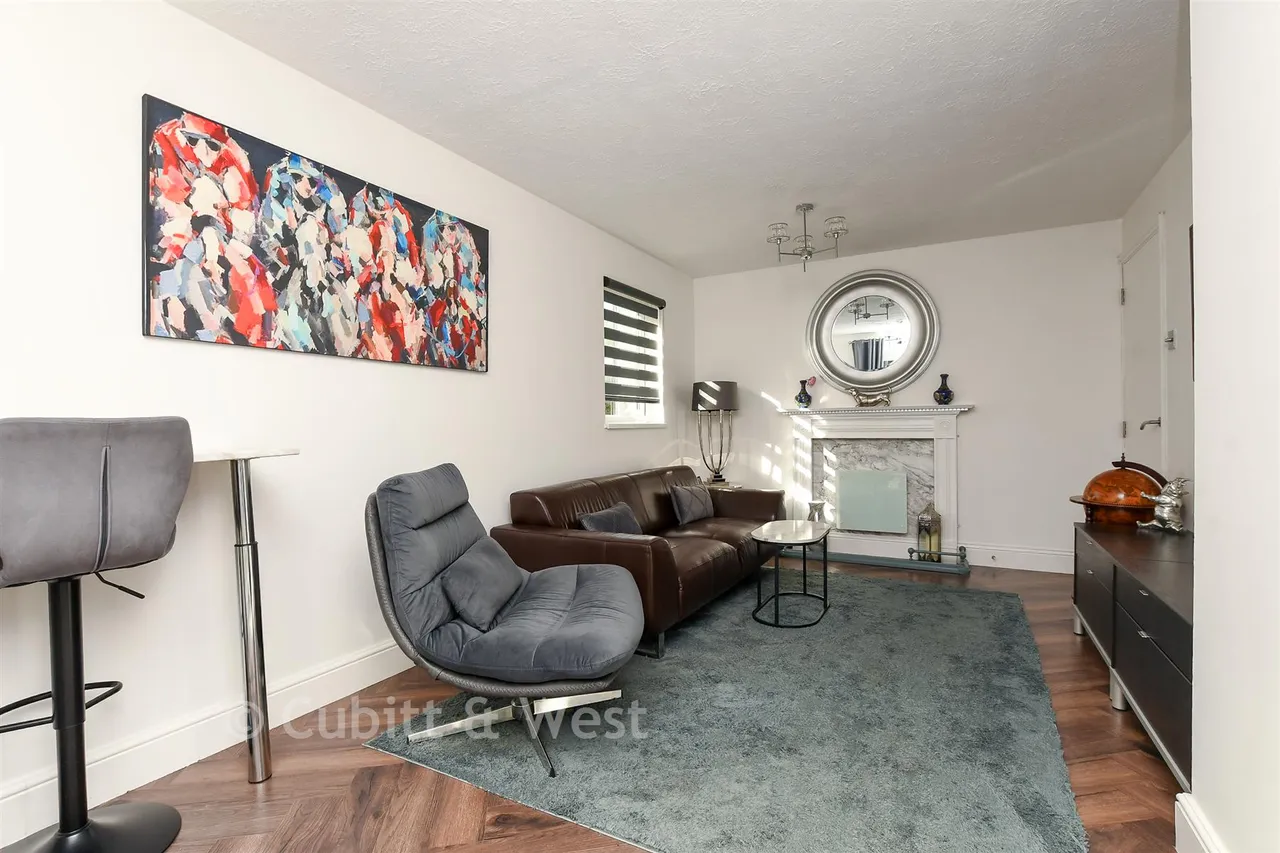 Canons Close, Reigate, RH2, photo 10