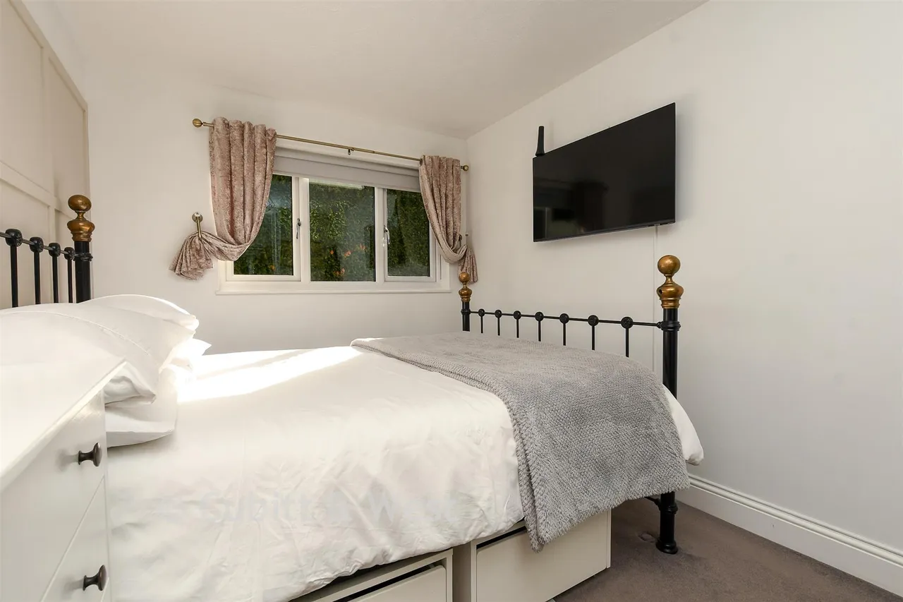 Canons Close, Reigate, RH2, photo 5