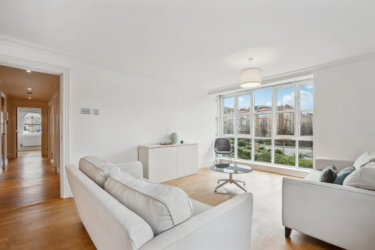 2 bed flat for sale, Keble Place, Barnes, SW13
