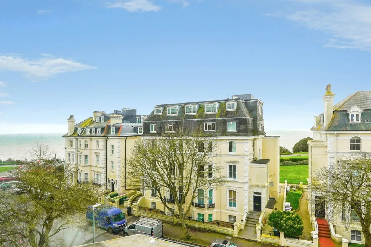 Clifton Crescent, Folkestone, Kent, CT20, photo 2