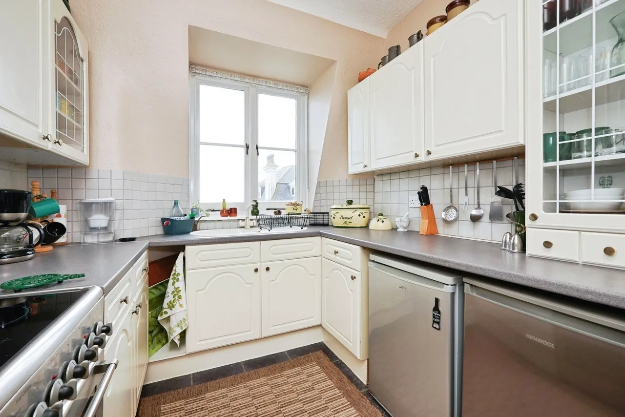 Clifton Crescent, Folkestone, Kent, CT20, photo 5