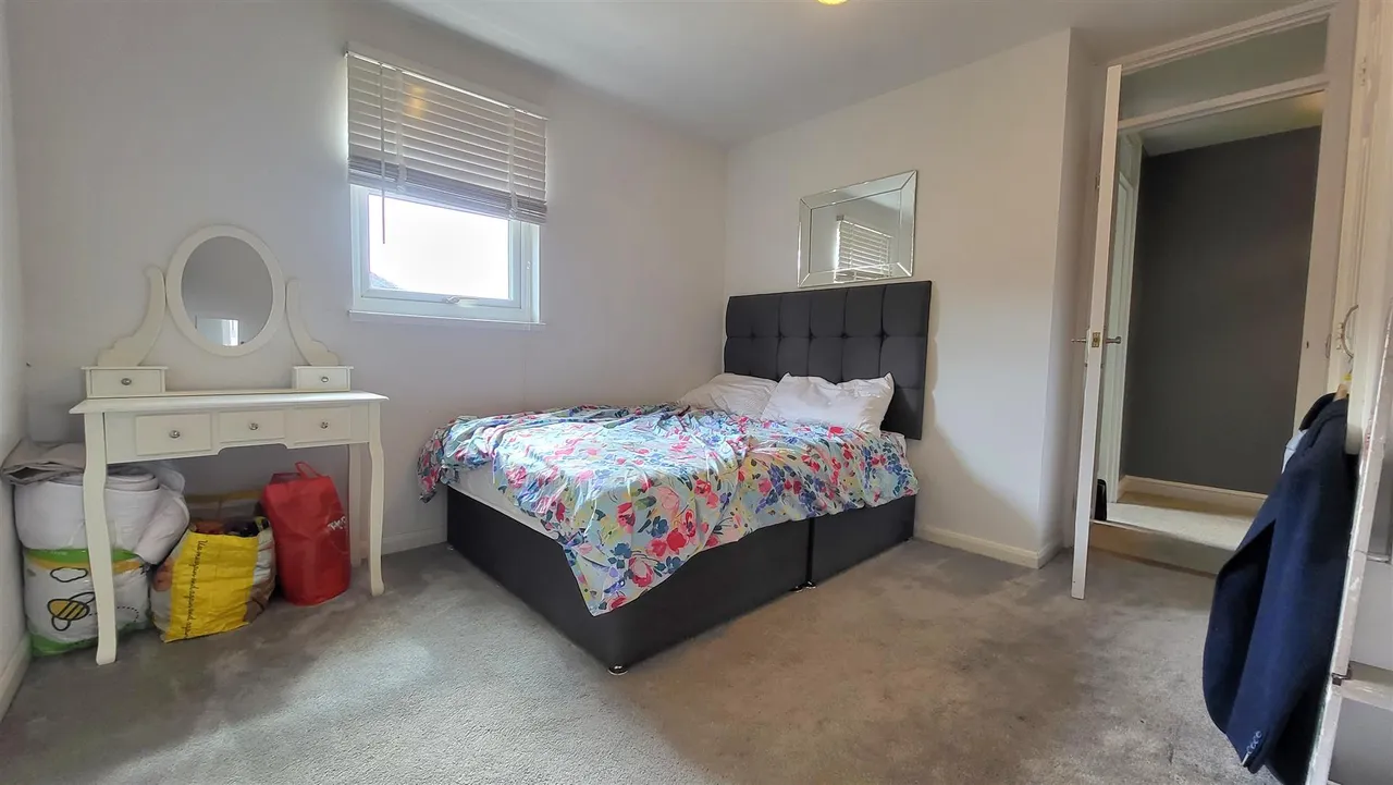 Home Pasture, Werrington, Peterborough, photo 11