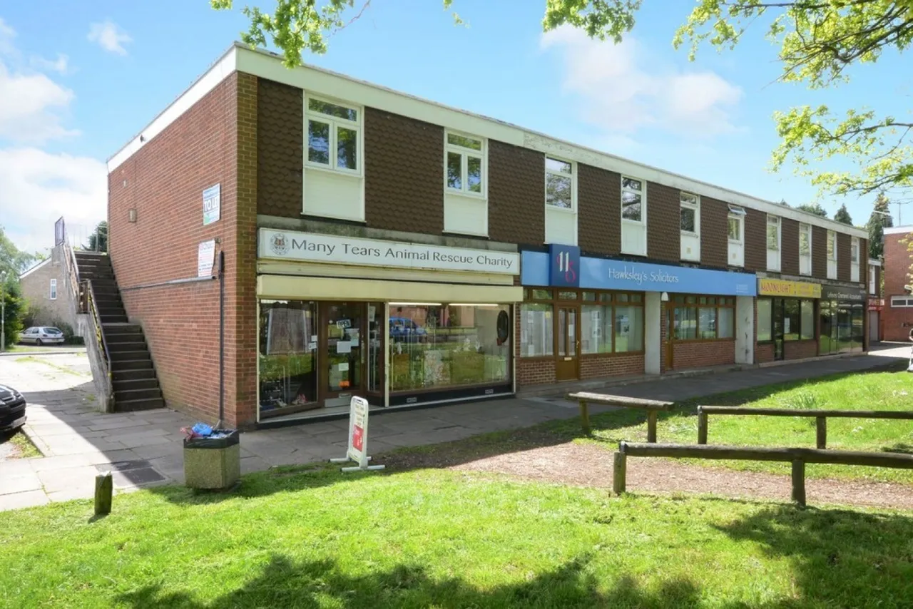 2 bed flat for sale, Bell Lane, Blackwater, GU17