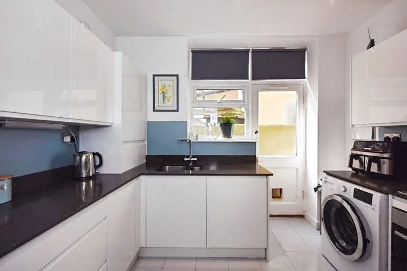 Gloucester Terrace, Thorpe Bay, Essex, SS1, photo 3