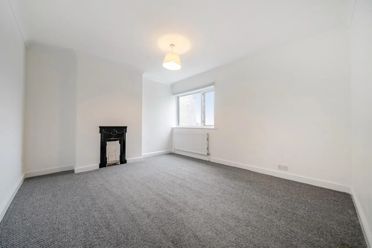Wrotham Road, DA16, photo 6