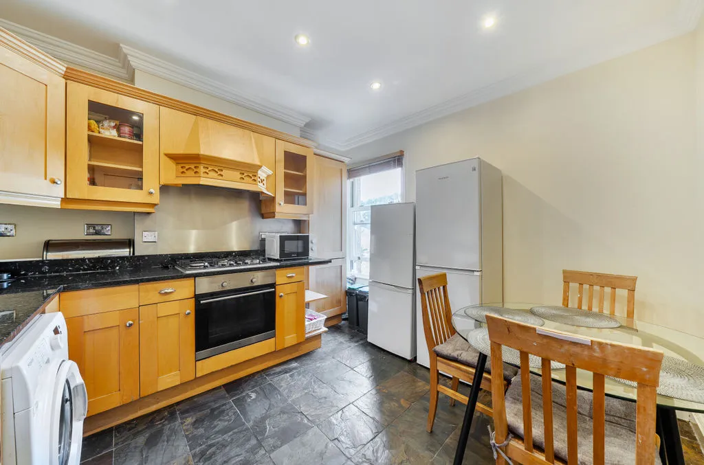 142 Godstone Road, Purley CR8 2DF, photo 3