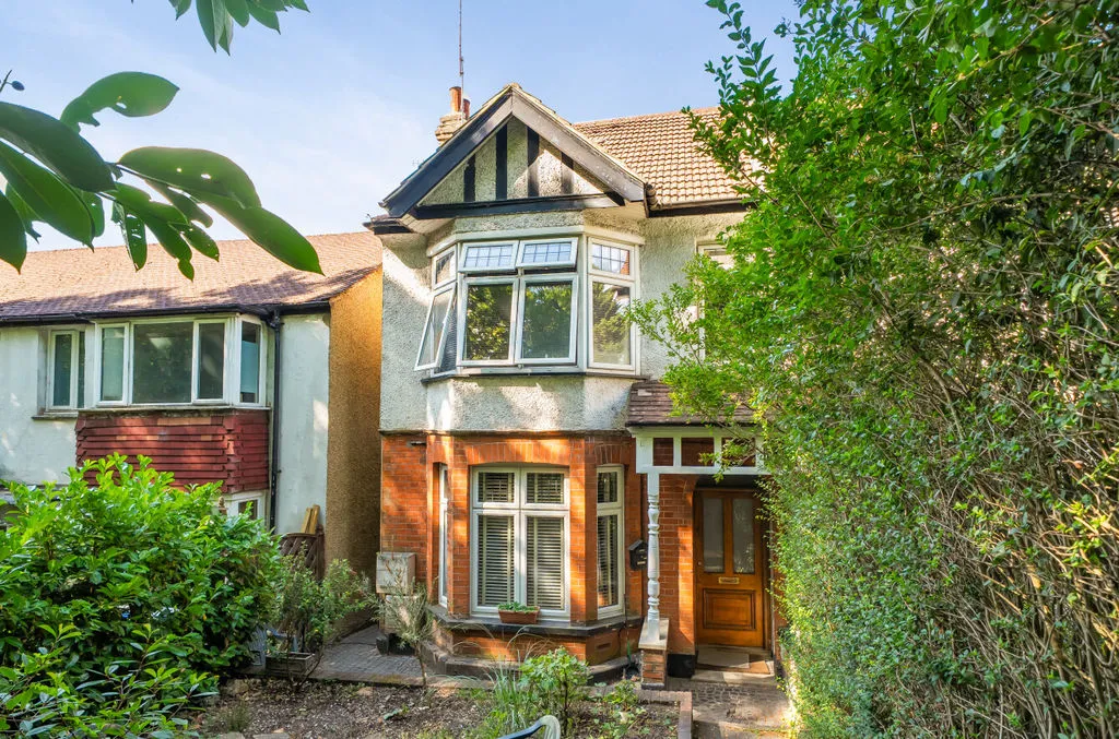 2 bed flat for sale — 142 Godstone Road, Purley CR8 2DF