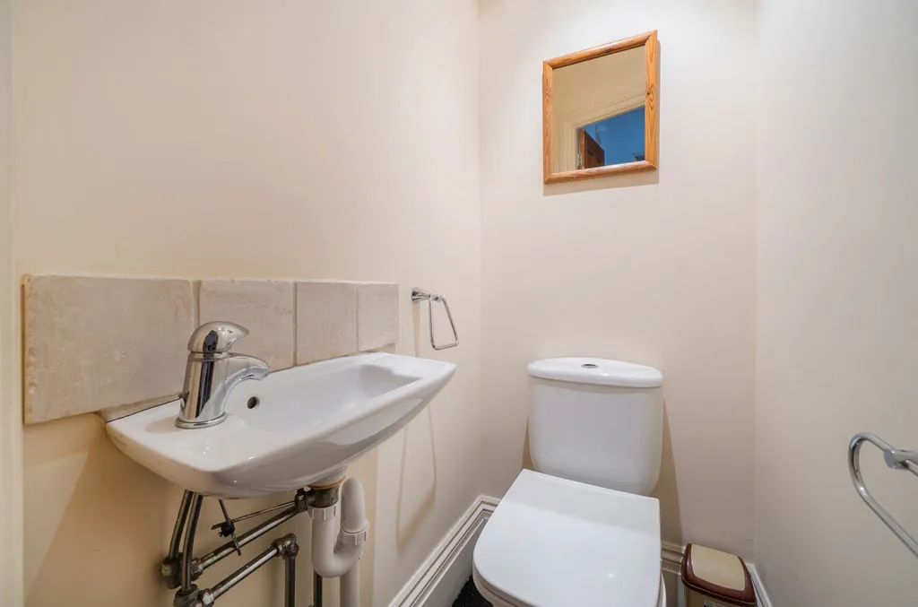 142 Godstone Road, Purley CR8 2DF, photo 8