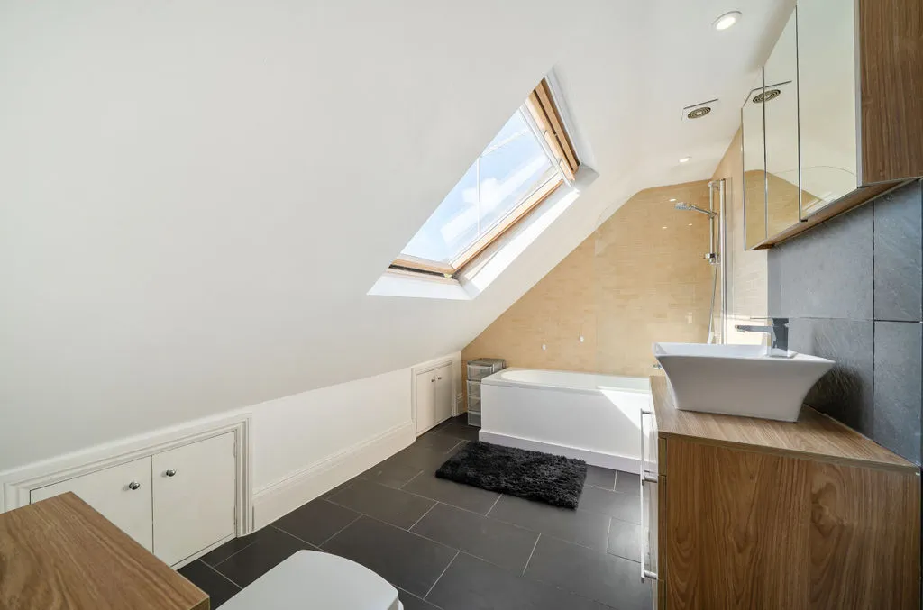 142 Godstone Road, Purley CR8 2DF, photo 10