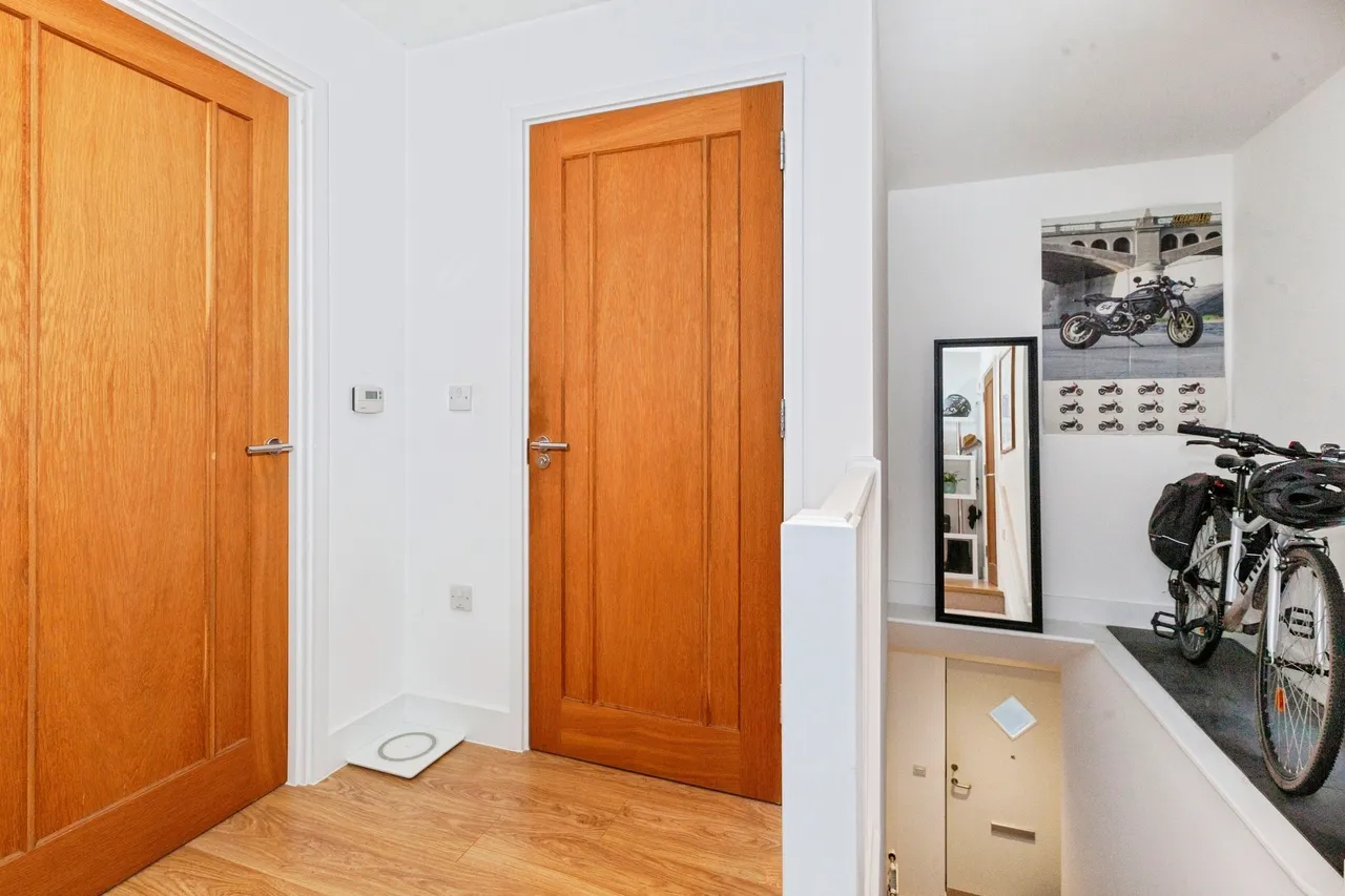 Great Charta Close, Egham, TW20, photo 6