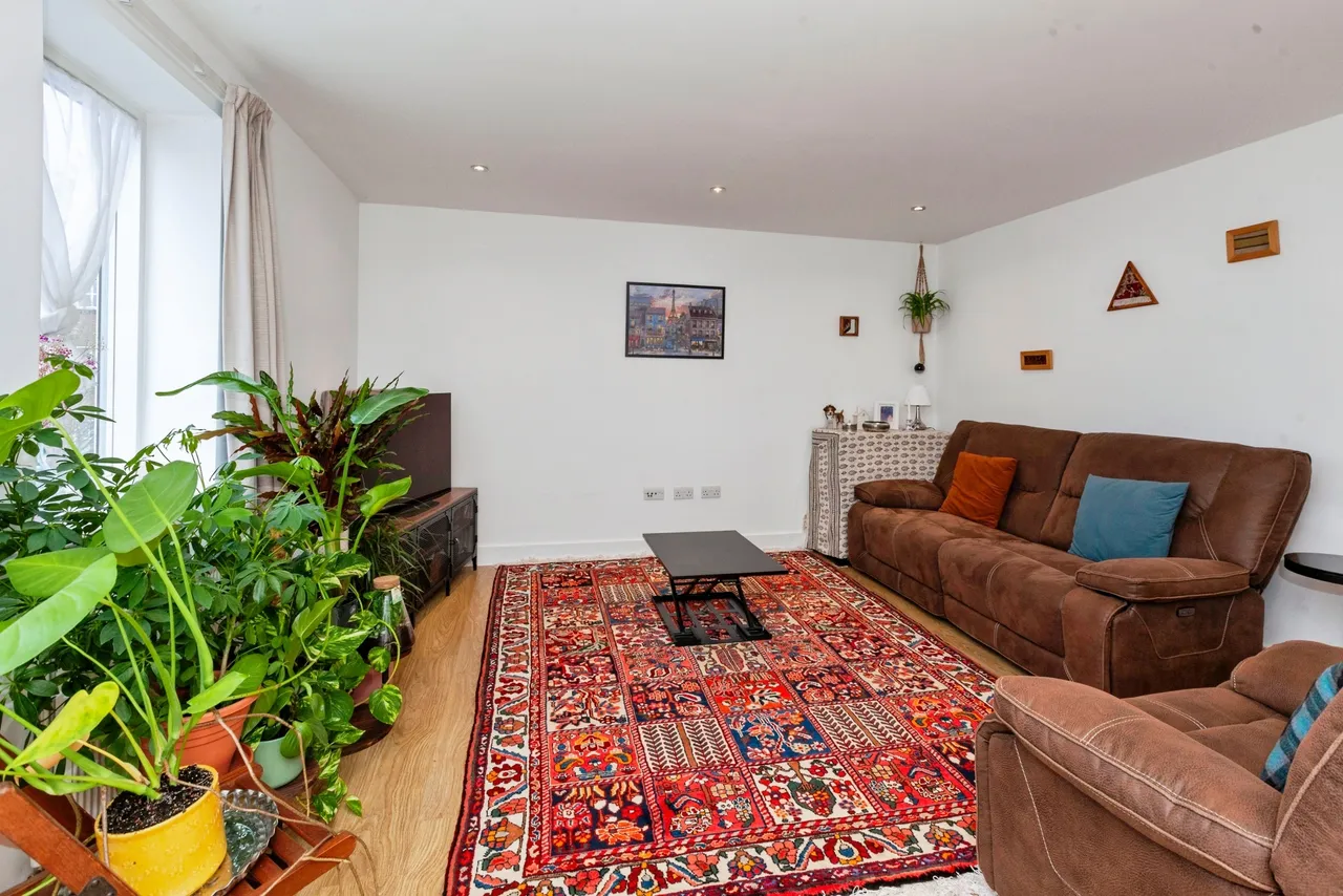 Great Charta Close, Egham, TW20, photo 3
