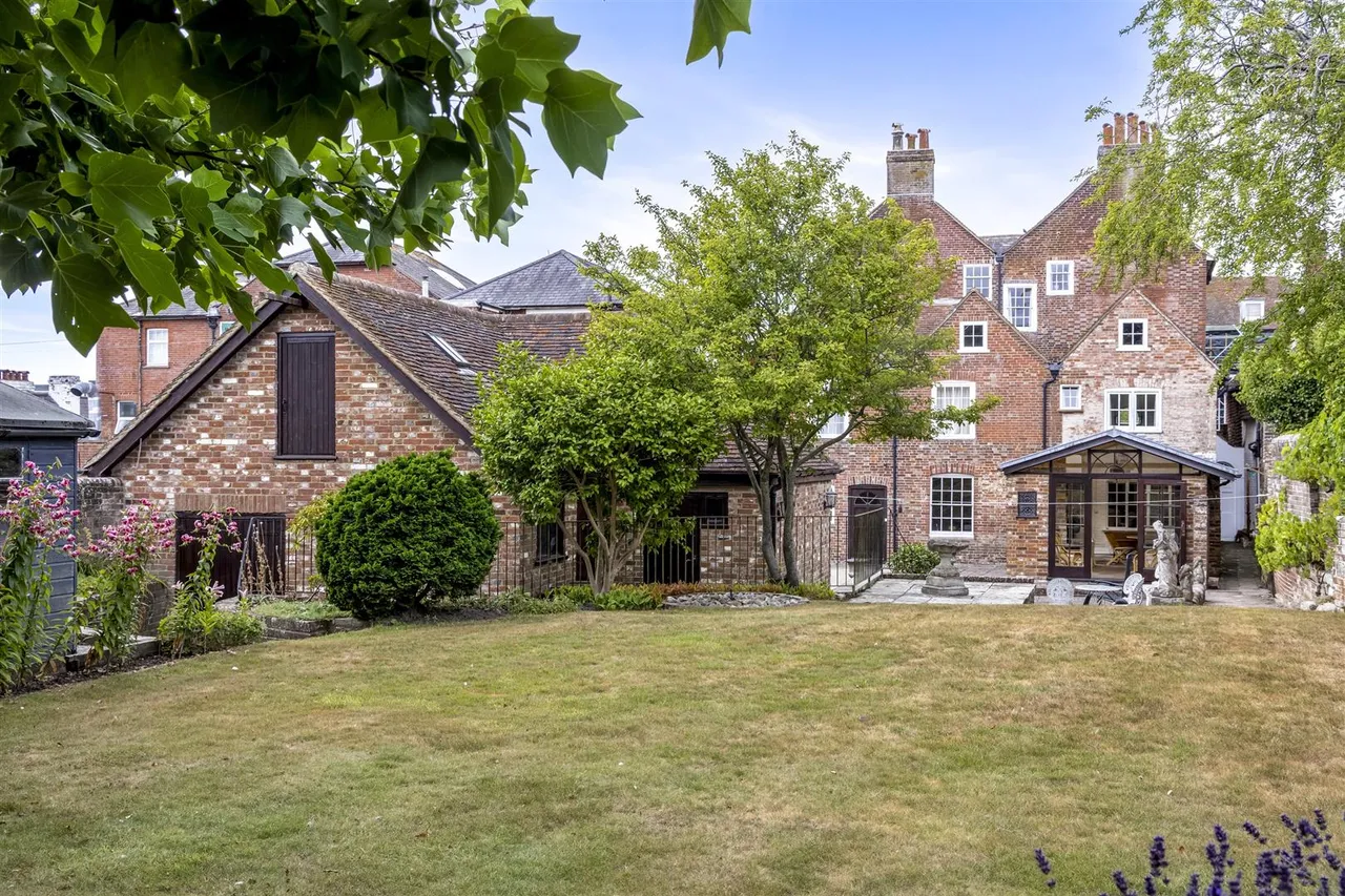High Street, Uckfield, East Sussex, TN22 1RD, photo 35