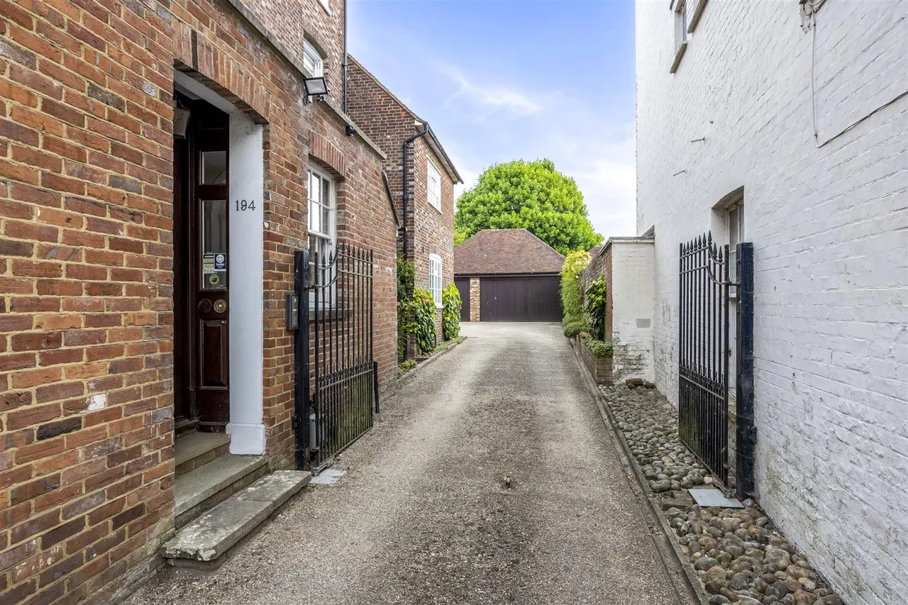 High Street, Uckfield, East Sussex, TN22 1RD, photo 28