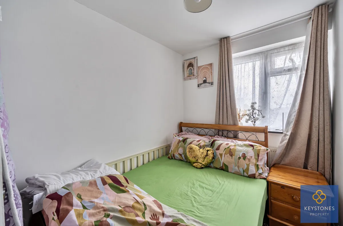 Highfield Road, Romford, Collier Row, RM5 3AE, photo 13