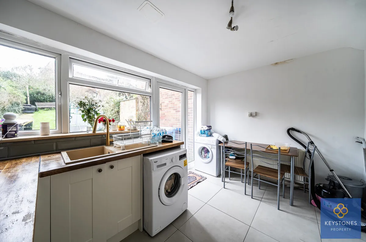 Highfield Road, Romford, Collier Row, RM5 3AE, photo 7