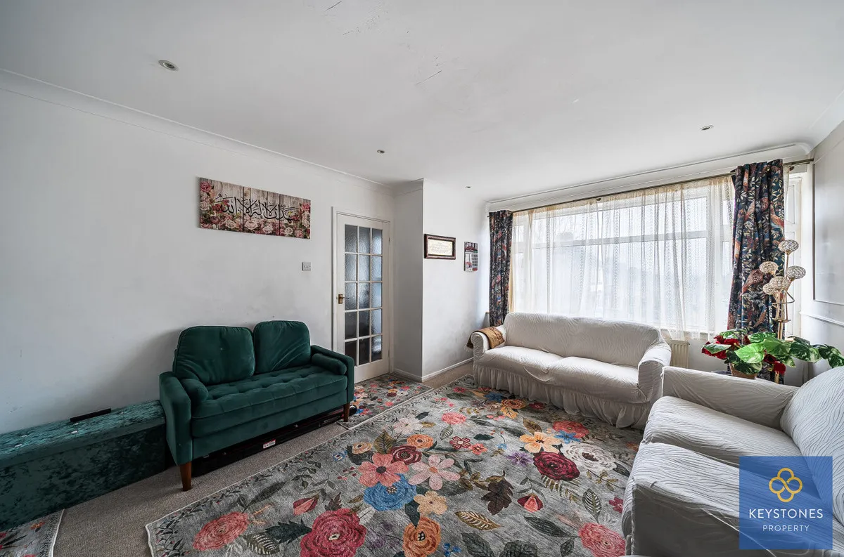 Highfield Road, Romford, Collier Row, RM5 3AE, photo 9