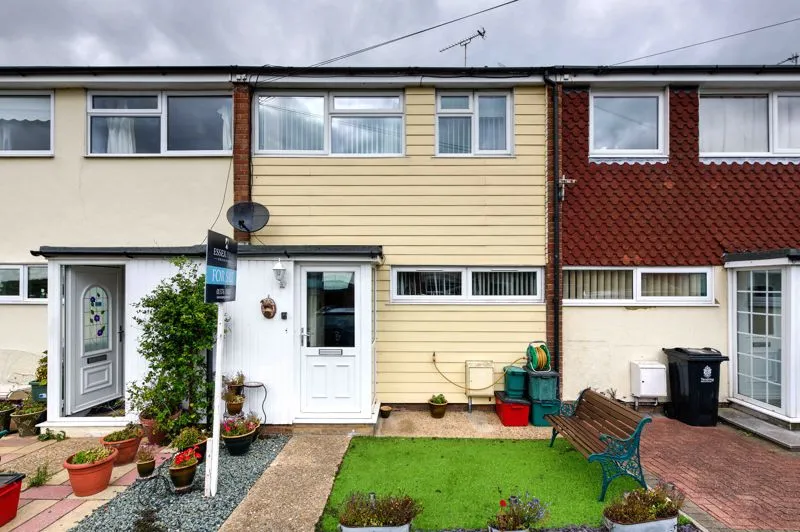 3 bed house for sale — Cherry Tree Close Little Oakley, Harwich CO12 5JS