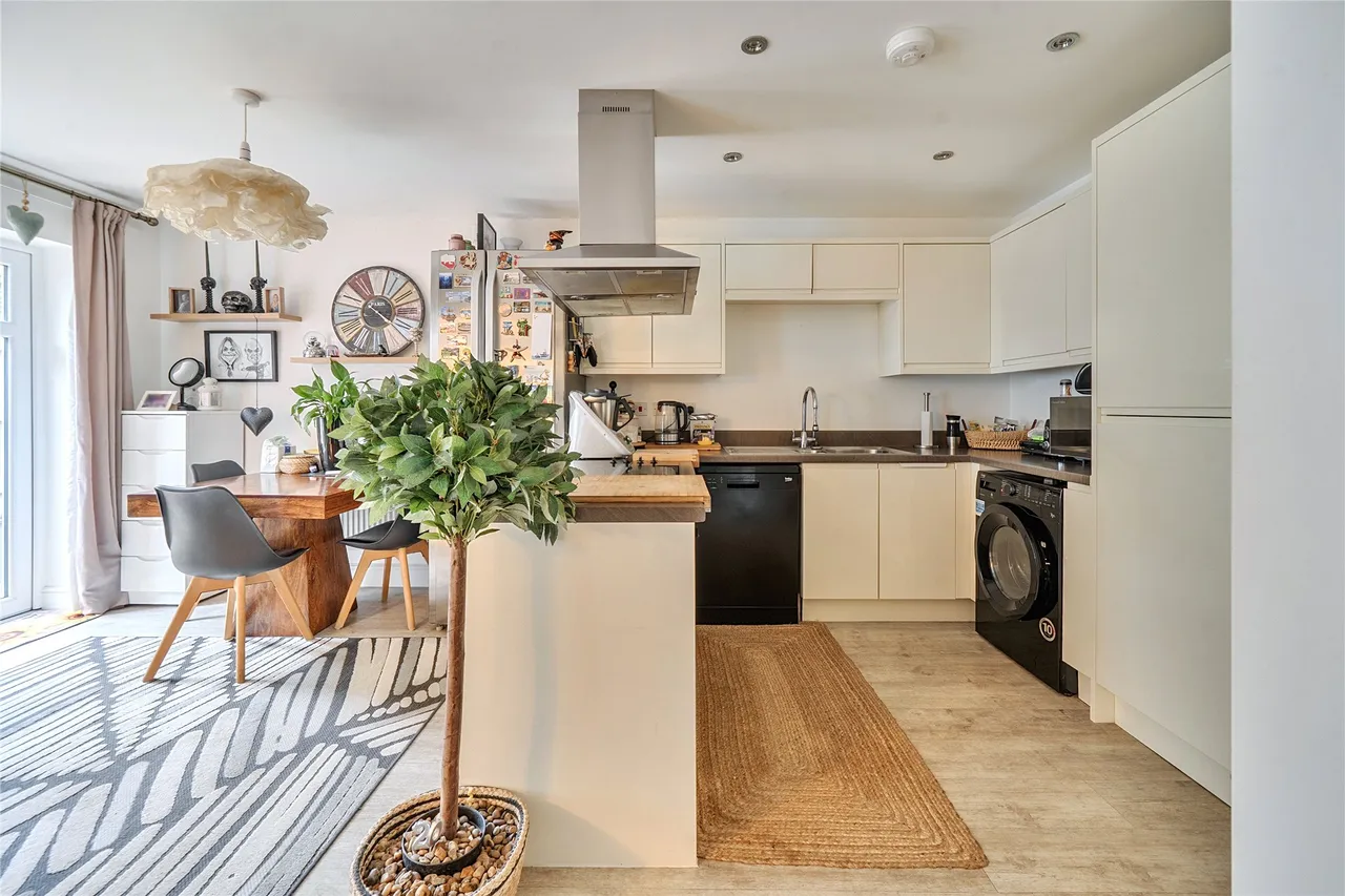 Berry Court, Bradville, MK13, photo 7
