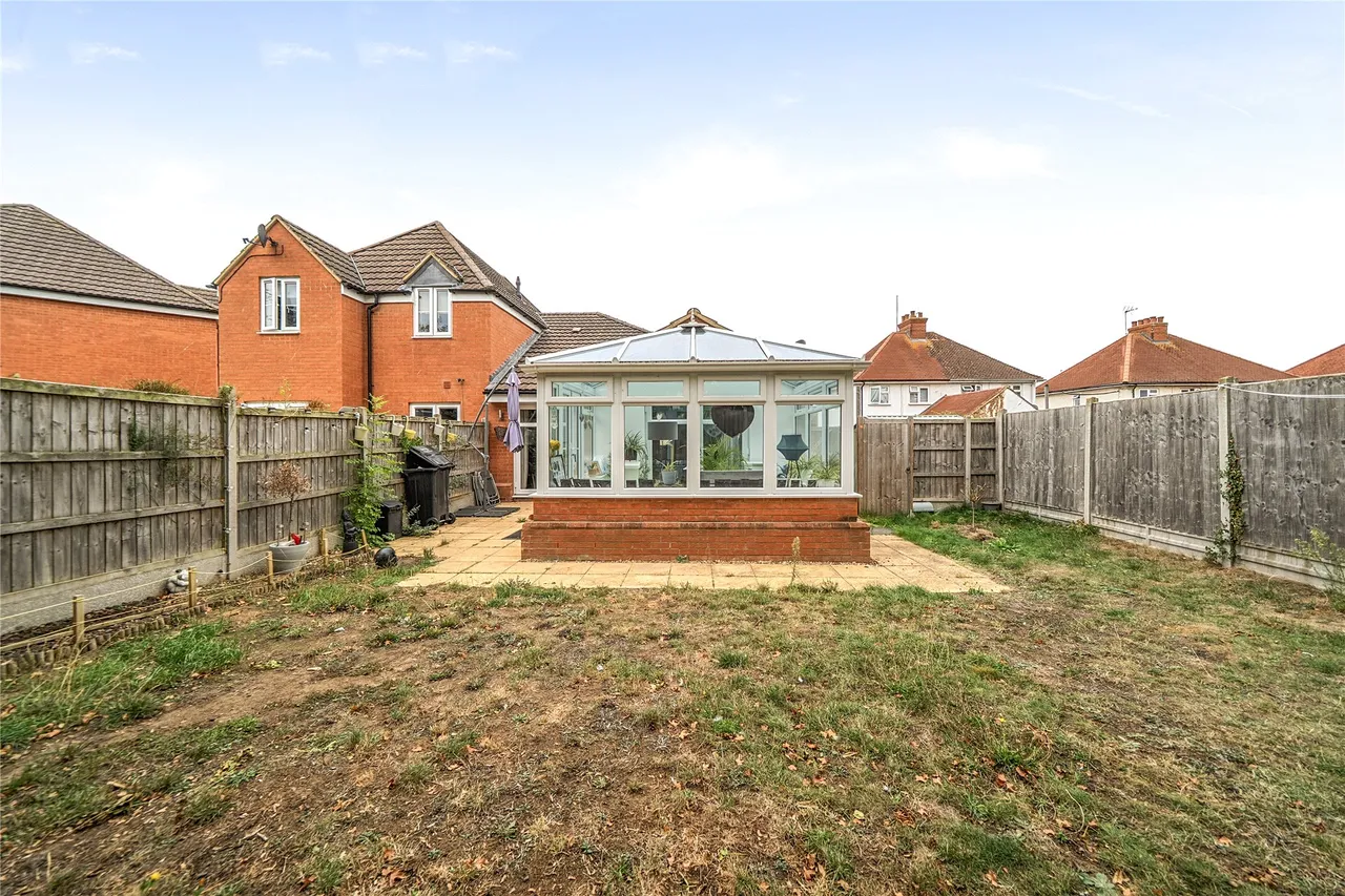 Berry Court, Bradville, MK13, photo 13