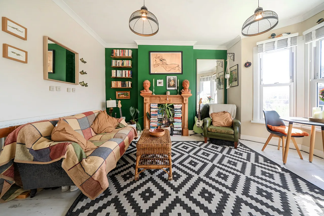 Birkhall Road, SE6, photo 12