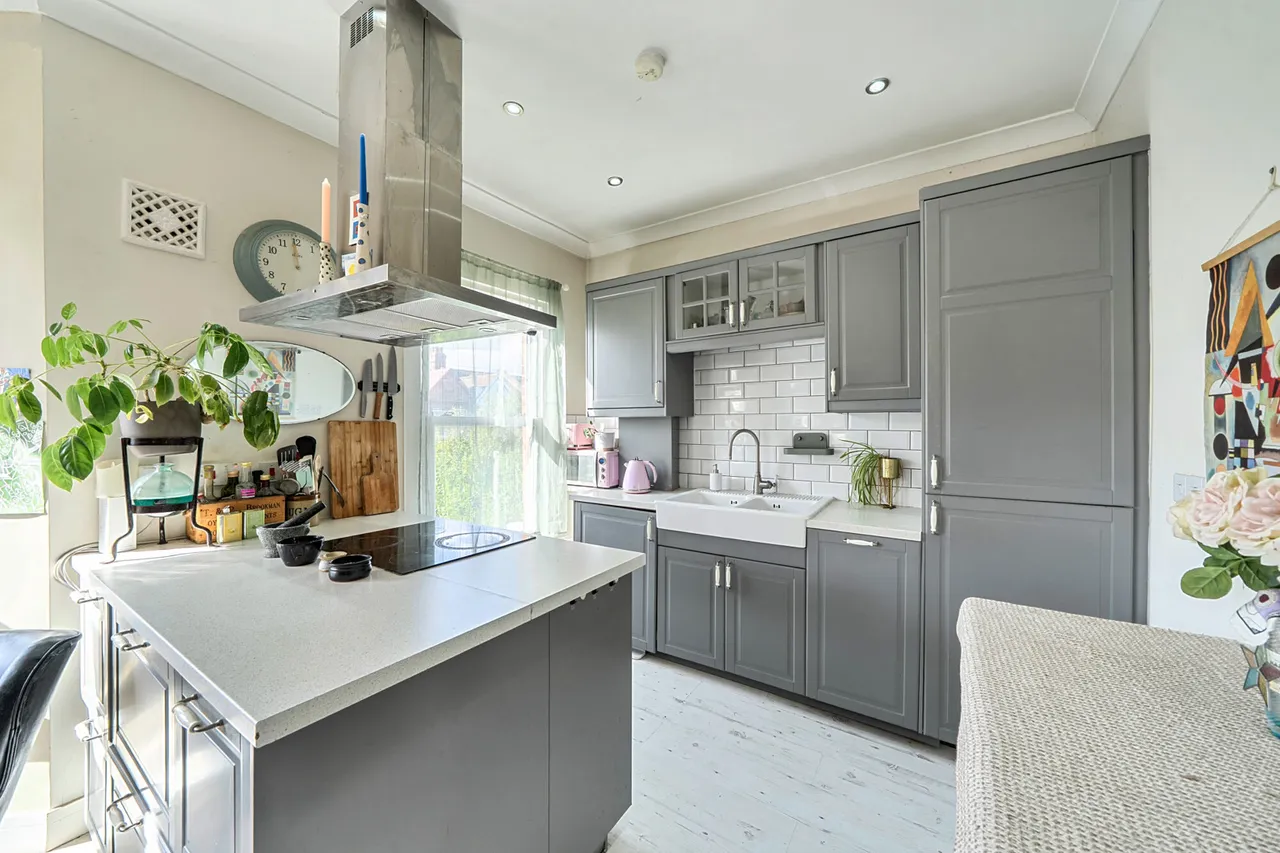 Birkhall Road, SE6, photo 6