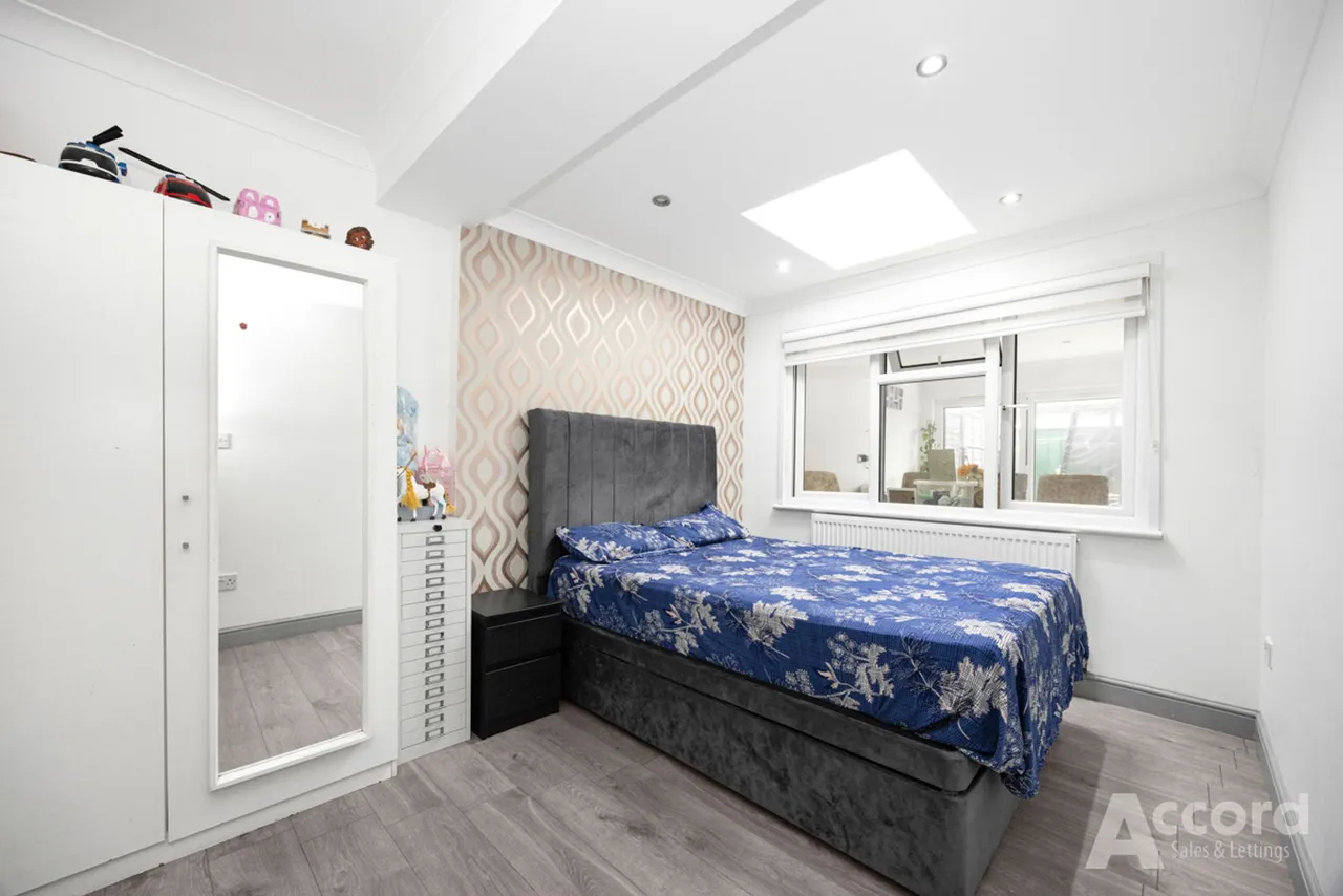 Westfield Road, Dagenham, RM9, photo 13